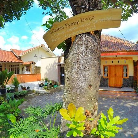 Hotel Ndalem Eyang Dwijo Yogyakarta Exterior foto